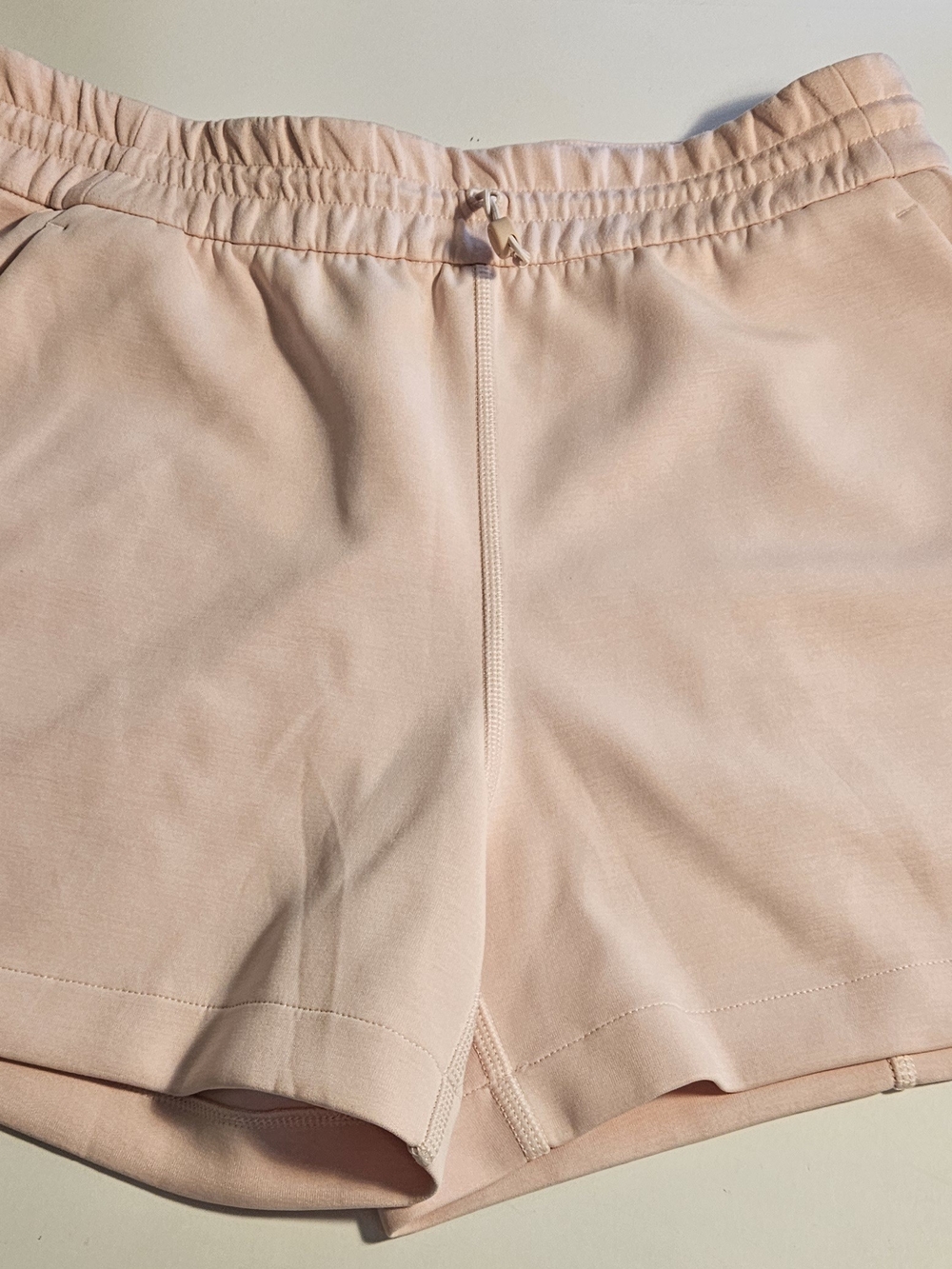 lululemon Womens Size 6 Pink Athletica  Drawstring Shorts Side Pockets